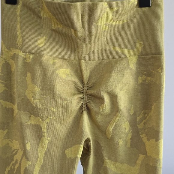 🦈Gymshark Green Leggings - Picture 5 of 6